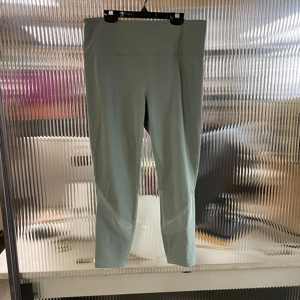 Athleta Dawn Blue Green 7/8 Salutation Stash Mesh Tight Leggings